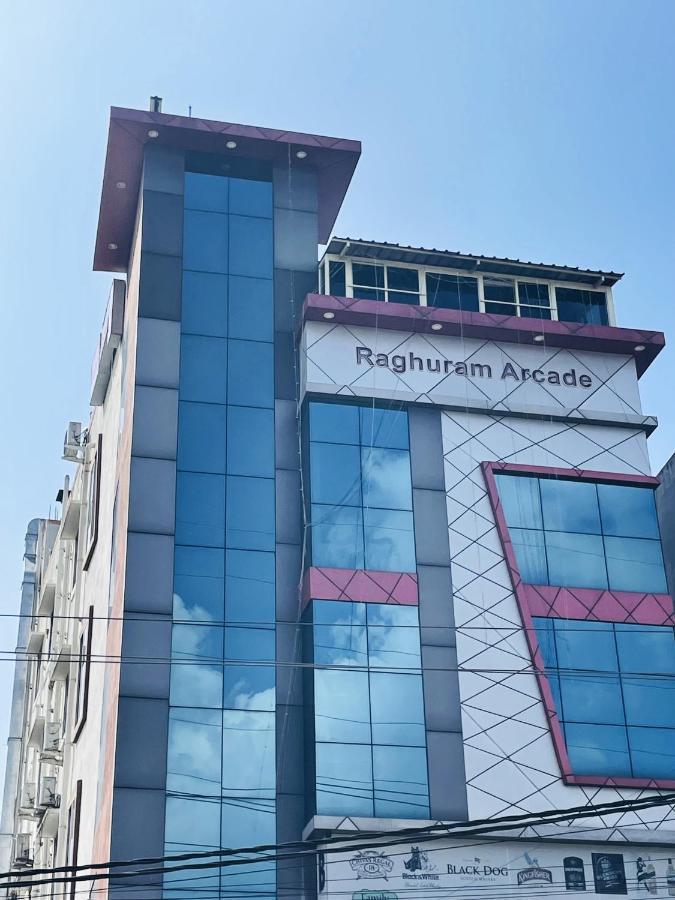 Crown Residency Hotel Maiçor Exterior foto